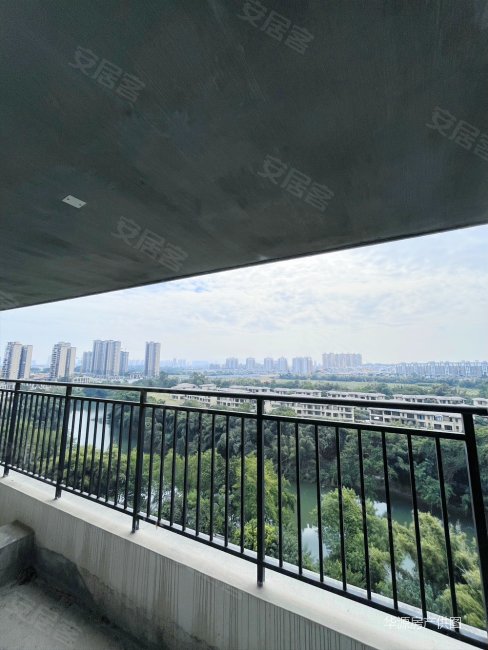 恒泰幸福港湾江景房,四房毛坯