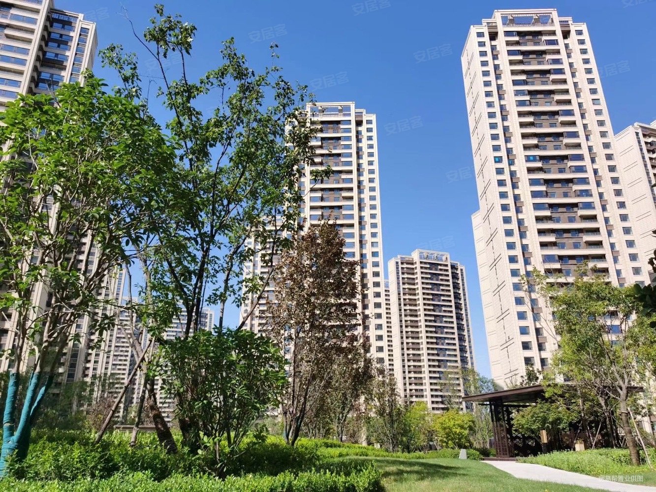 西安房产网>西安二手房>西咸新区二手房>沣东新城二手房>绿地新里城>