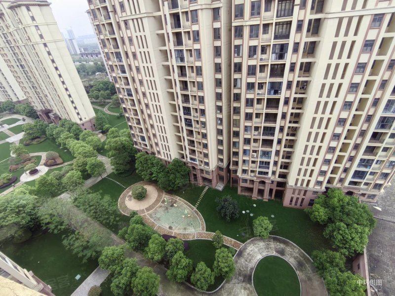 九龙湖西 地铁口 大两房 看房方便 价格看中了再聊,金麒麟世家半山半