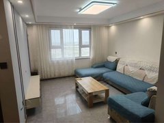 阿拉尔青松路时代城市广场凤凰人才公寓。电梯两室。家具家电齐全领包入住出租房源真实图片