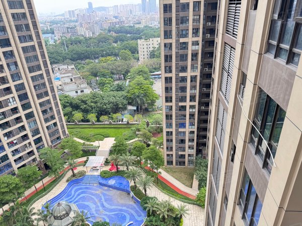 龙城国际租房,恒大锦苑大四房高楼层,地铁口,花园小区,龙岗租房-深圳