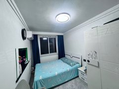 凤城凤凰大街凤城城区状元府附近一室一厅，步梯四楼精装修地热年租1万，空调家电齐全出租房源真实图片