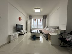 巴音郭楞库尔勒老城区老城区简单装修带空调两室两厅一卫1500月拎包入住出租房源真实图片