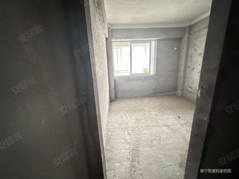 蓝爵世家三室两厅两卫采光好毛坯房随意装修有钥匙有钥匙看可贷款