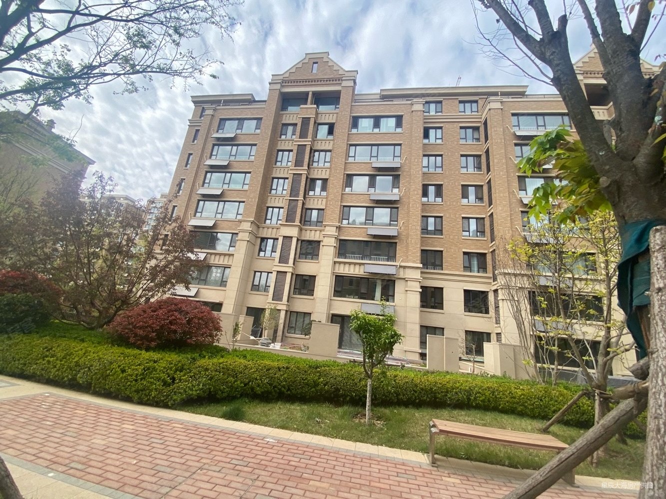 金地浅山艺境玺湖二手房,115万,3室2厅,2卫,131.42平米-烟台安居客