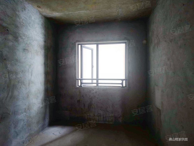 美的御海东郡3室2厅2卫138.51㎡南135万
