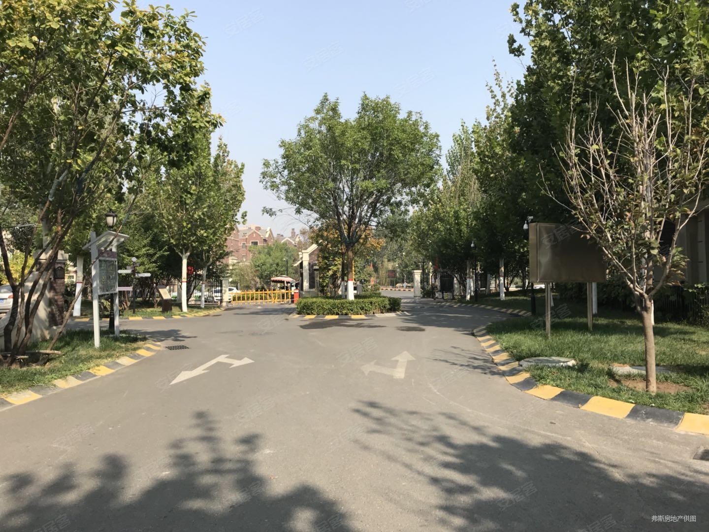 凤河孔雀城(别墅)二手房,280万,5室2厅,4卫,211平米-天津安居客