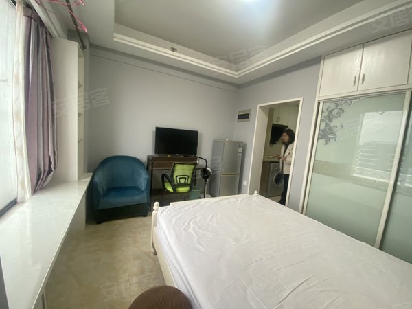 金华金东多湖万达广场万达广场新装修33平朝南，拎包入住，视野开阔出租房源真实图片