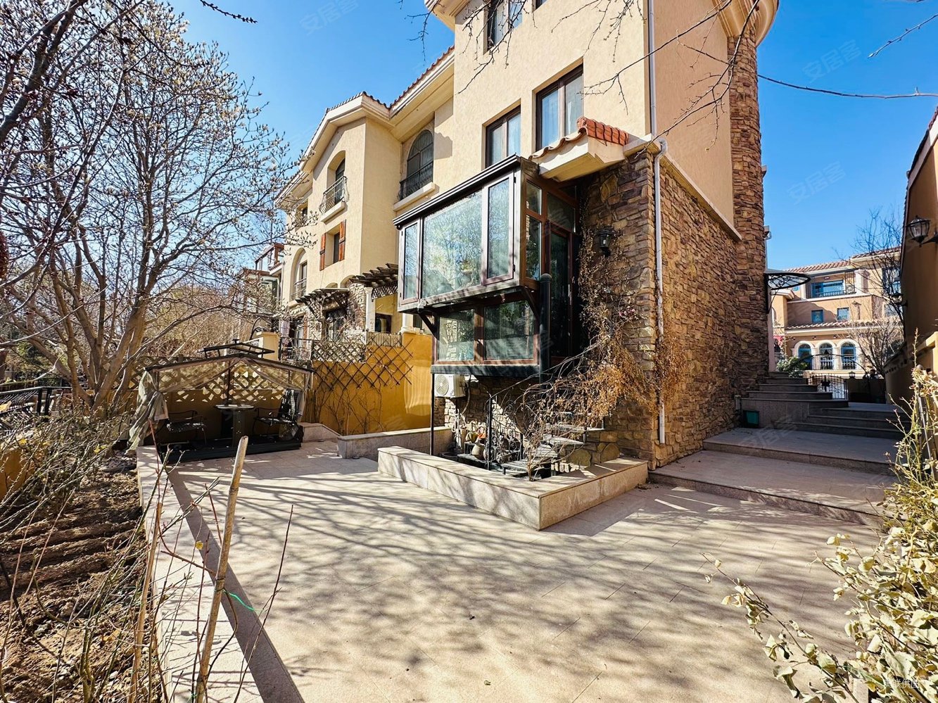 阿凯笛亚庄园(别墅)6室3厅5卫303㎡南北2200万