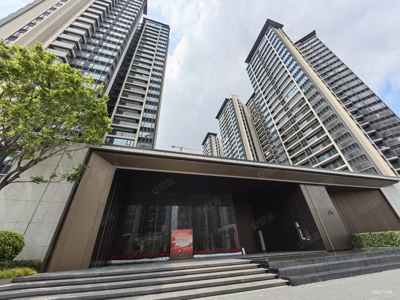 接送看房,华润置地广场二手房,187万,3室2厅,2卫,89平米-珠海安居客