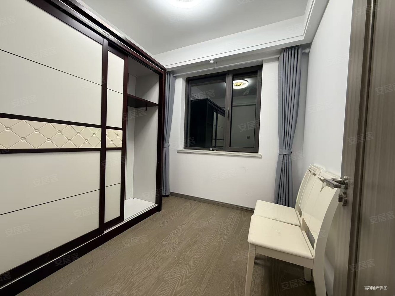 吾悦首府3室2厅2卫113㎡南北129万