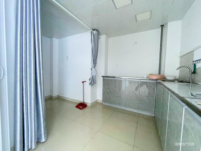 2号地铁长沙大道站正地铁 运达 雨花公馆 带180平露台