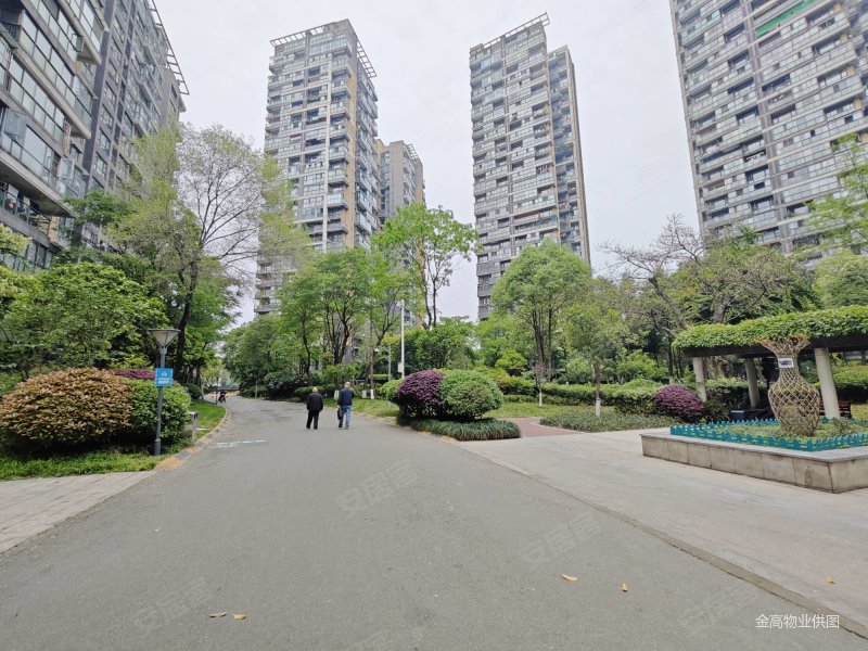 华侨城纯水岸,地铁口,精装套三,周边配套齐全,大阳台户型.