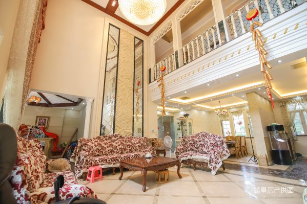 市府旁 国宝别墅花园 精装修 满五   南北通透 带电梯五室