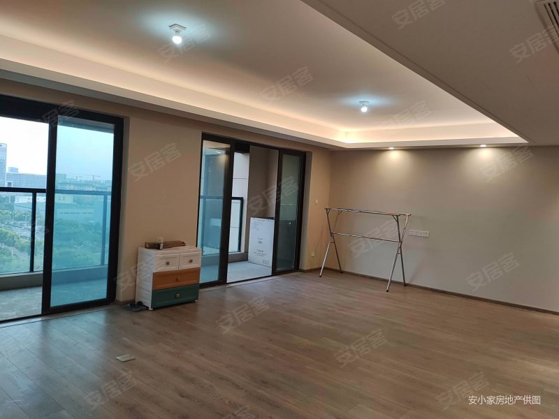 新上房源 房东急卖 光谷澎湃城奥山府 中间楼层 随时看房