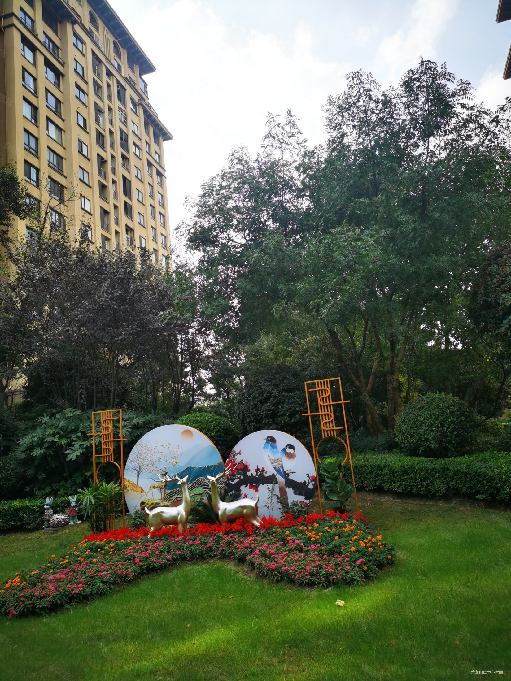 新出!龙湖原山豪装3室大平层,开放式厨房