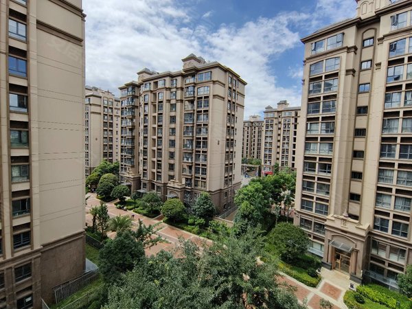 昆明西山大商汇筑友双河湾博雅苑学校对面  精装带全套家具家电 拎包