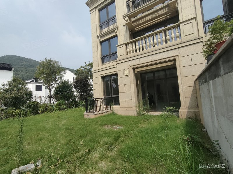 九龙仓雍景山(别墅)4室2厅4卫138.82㎡南550万