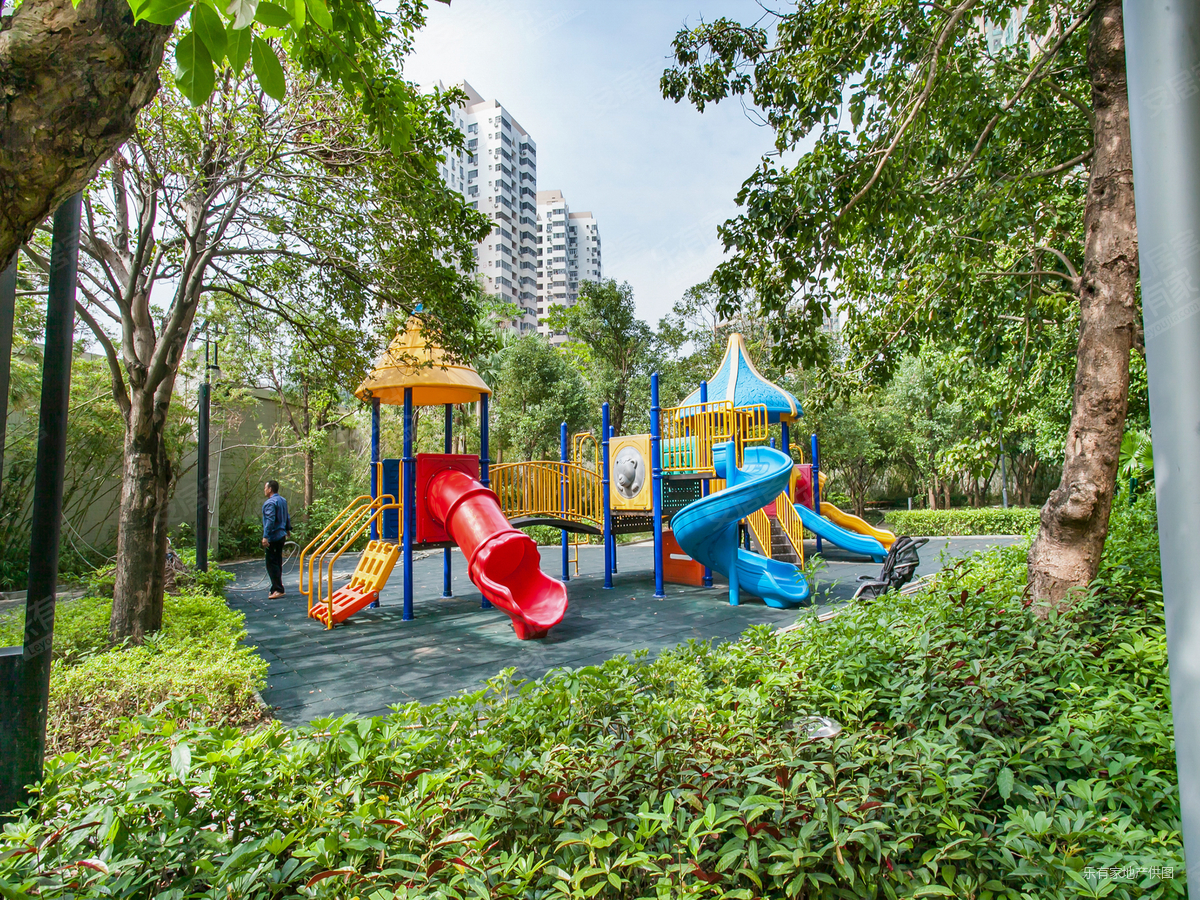 百仕达乐湖电梯房精装可拎包入住高楼层采光充足交通便利