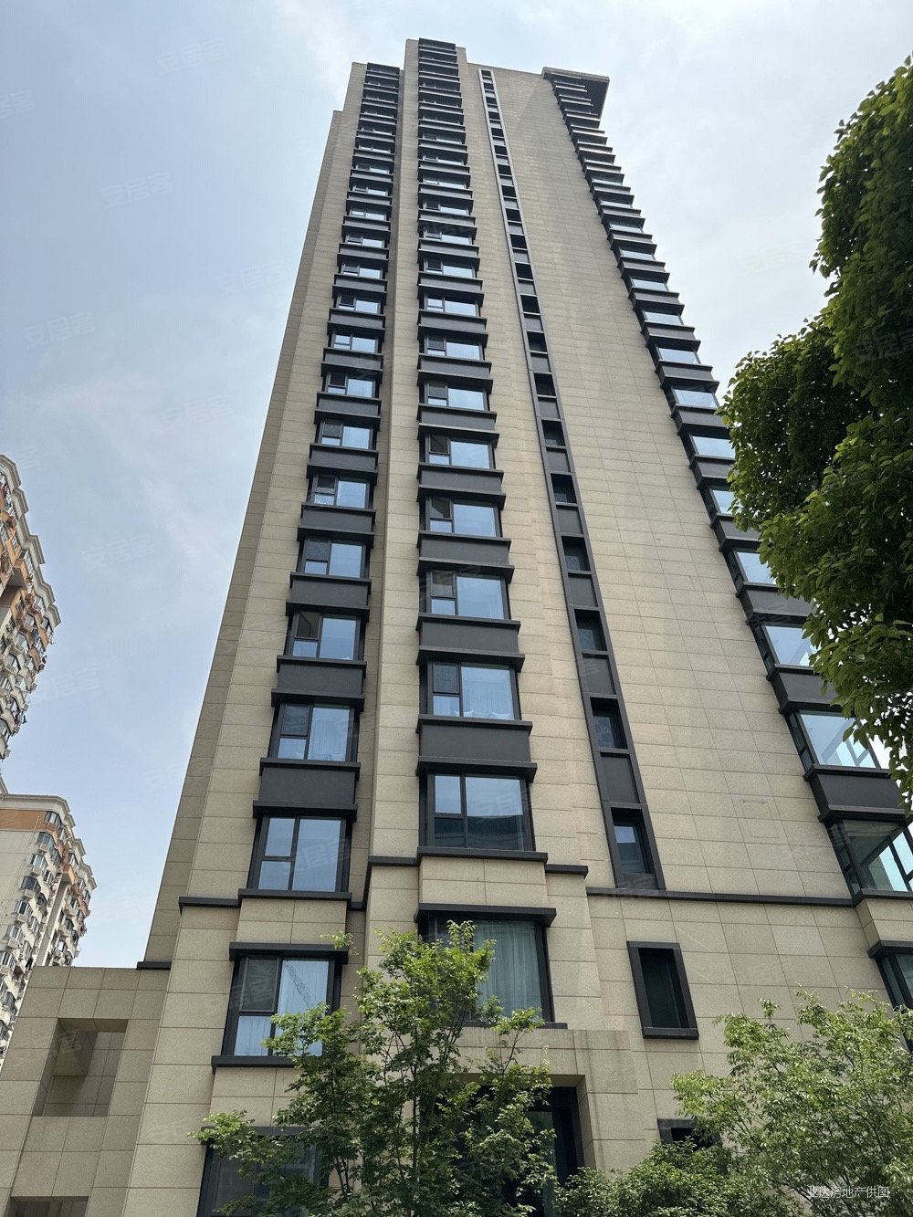 静安天御4室2厅2卫244.05㎡南北3500万