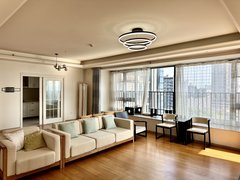 深圳南山华侨城实拍现房 香山美墅4房3卫带保姆房 业主随和好说话出租房源真实图片