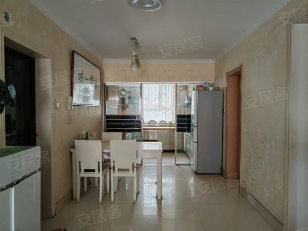 喀什喀什市喀什城区山水文园住宅小区二医院附近 月租月付两室拎包入住家具家电 随时入住出租房源真实图片