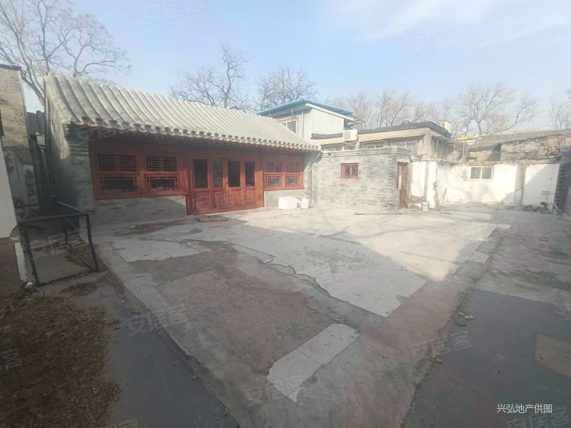 老西城什刹海四合院出售交通便利手续齐全随时过户