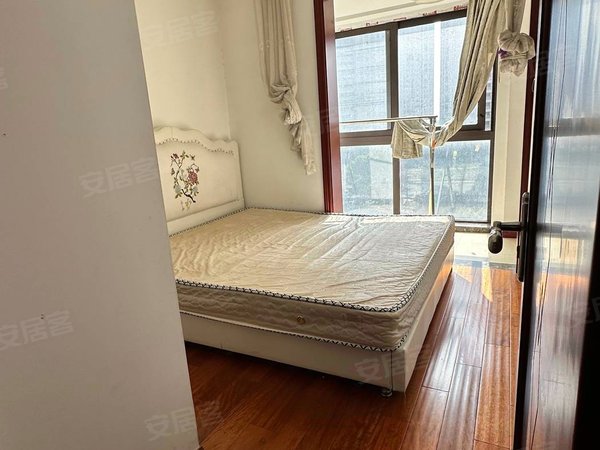 海宁长安镇农发区侨福逸品福邸自住装修的，需要联系出租房源真实图片