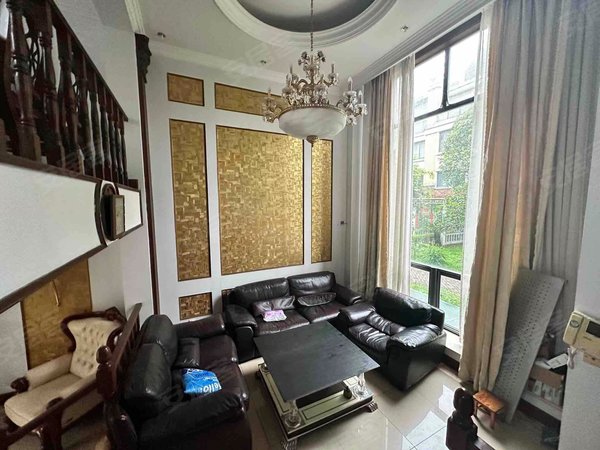 上海闵行颛桥剑桥景苑剑桥景苑别墅4房出租,靠近地铁5号线,可以长签