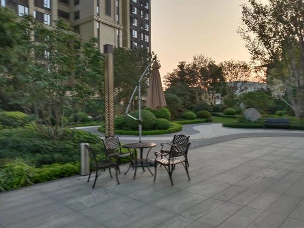 厦门集美杏北路国贸天峯国贸天峯三房两厅 小区门口30米到地铁站 从未