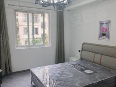 湖州吴兴八里店镇桂花苑一室一厨一卫免物业费，免停车费，精装修可短租可押一付一出租房源真实图片
