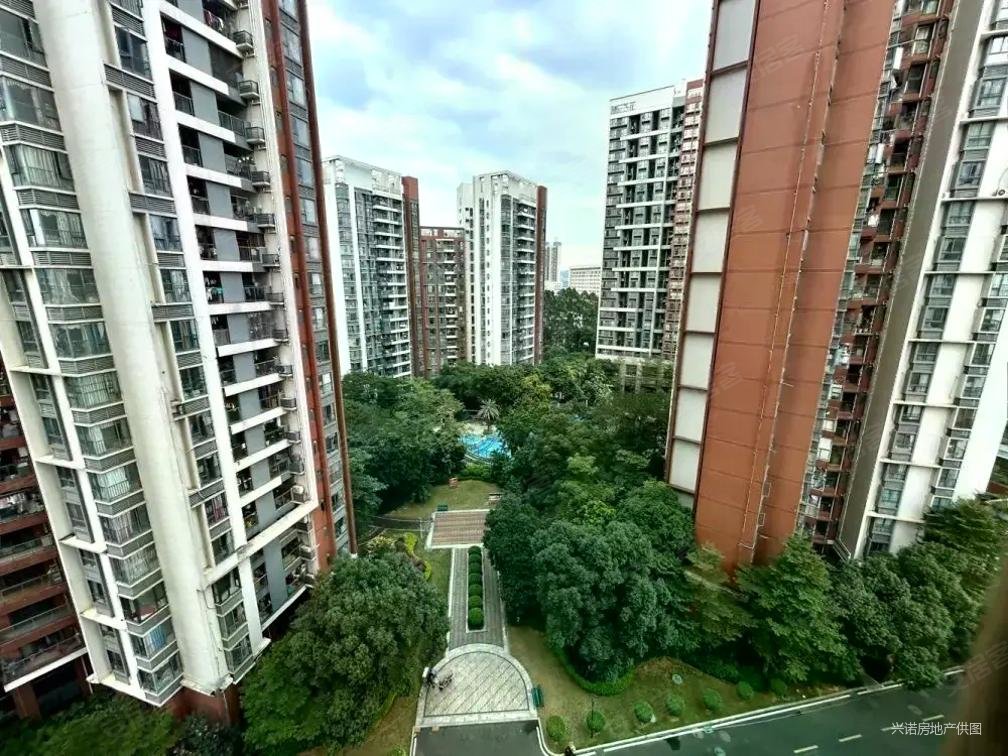 紧邻地铁周边配套设施齐全性价比超高7677平万科金悦香