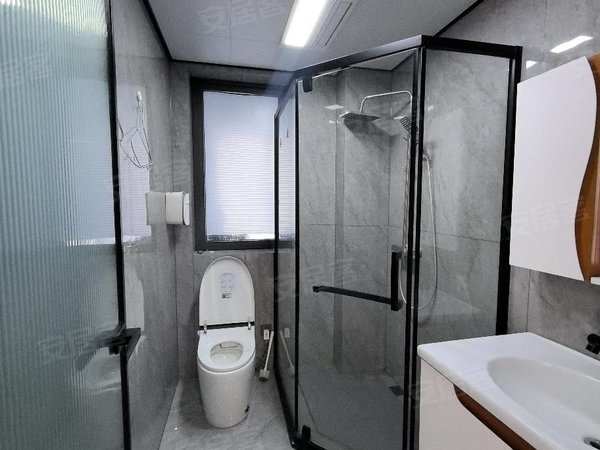 金华东阳横店横店南江府南江府中心位置大3房边套！现代简约风！家具家电齐全！拎包入住出租房源真实图片