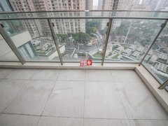 上海杨浦东外滩推荐房源 保利香槟苑二期 精装修4房 拎包入住 小区少有房源出租房源真实图片