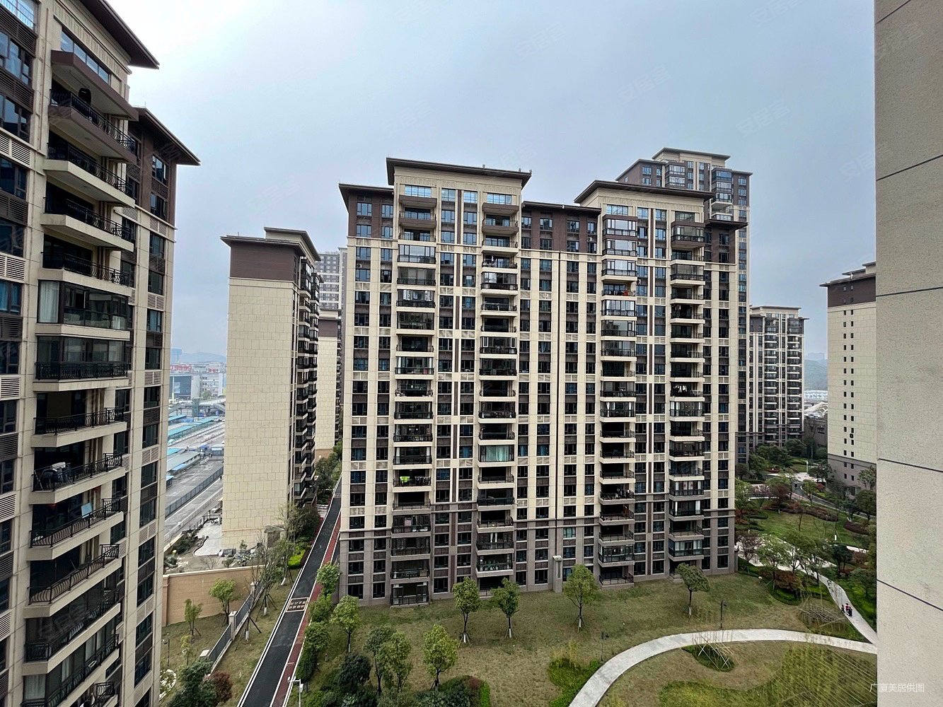 碧桂园西南上城观山府客车站附近看房方便带车位地暖