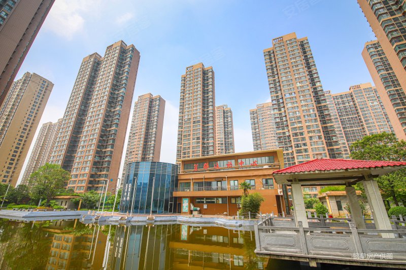 带电梯 精装可拎包入住 双卫格局 商品房 楼龄新 居住密度低,瀛洲蓝郡