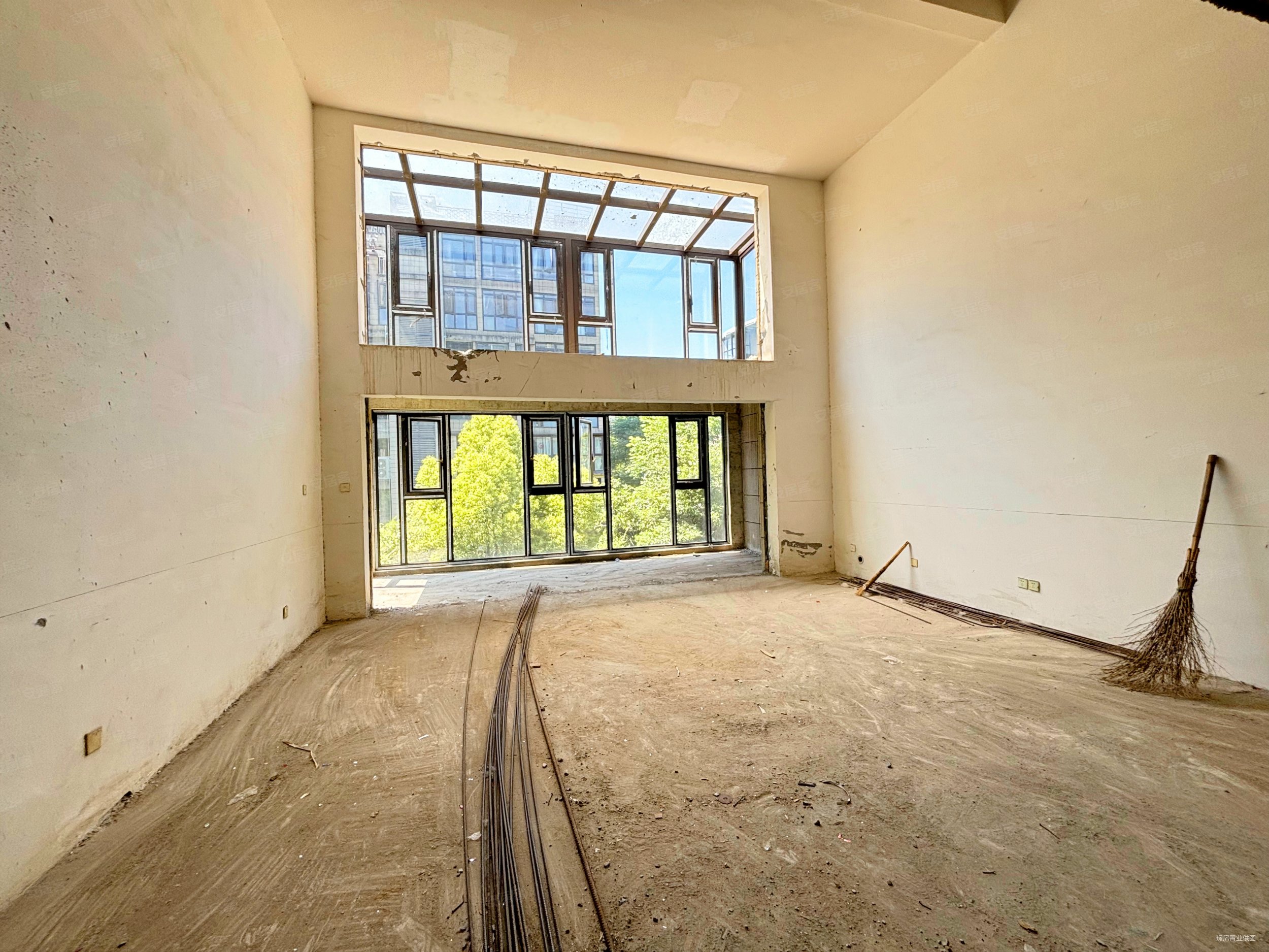 东方熙龙山院 毛坯中叠 露台 已花20万改造 赠 150平