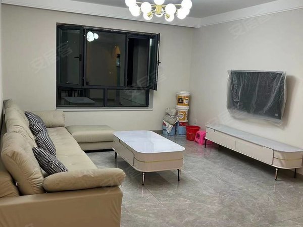 喀什喀什市喀什城区上海公馆万达,阳光小学附近,三室精装,品牌家具