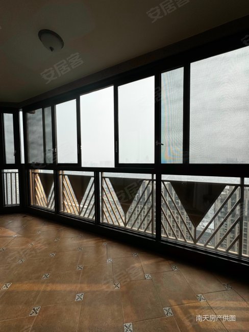 装修豪华保养好,华茂悦峰二手房,1750万,4室2厅,4卫,279平米-宁波安居