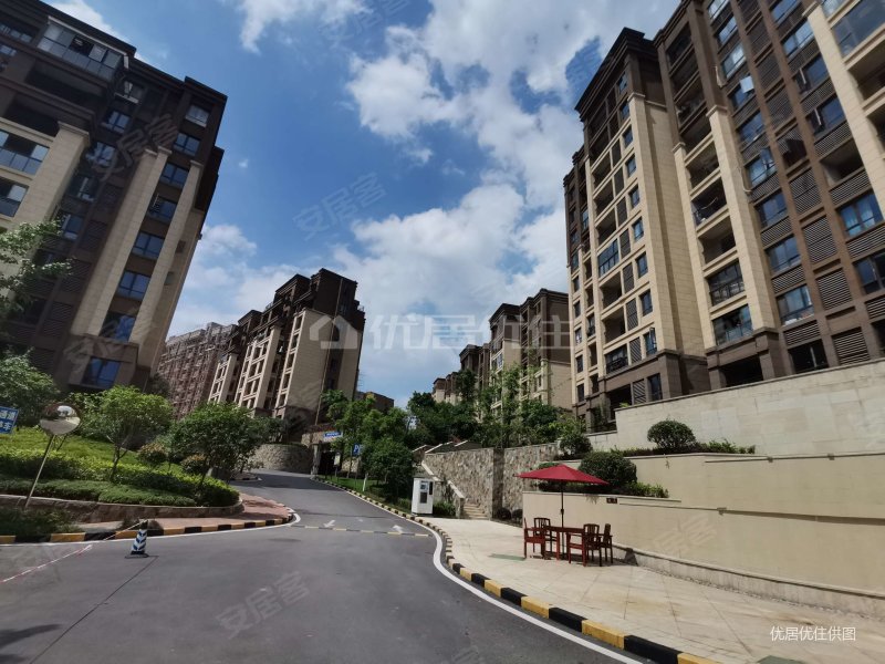 银翔城朗琴湾3室1厅1卫88.54㎡南北61万