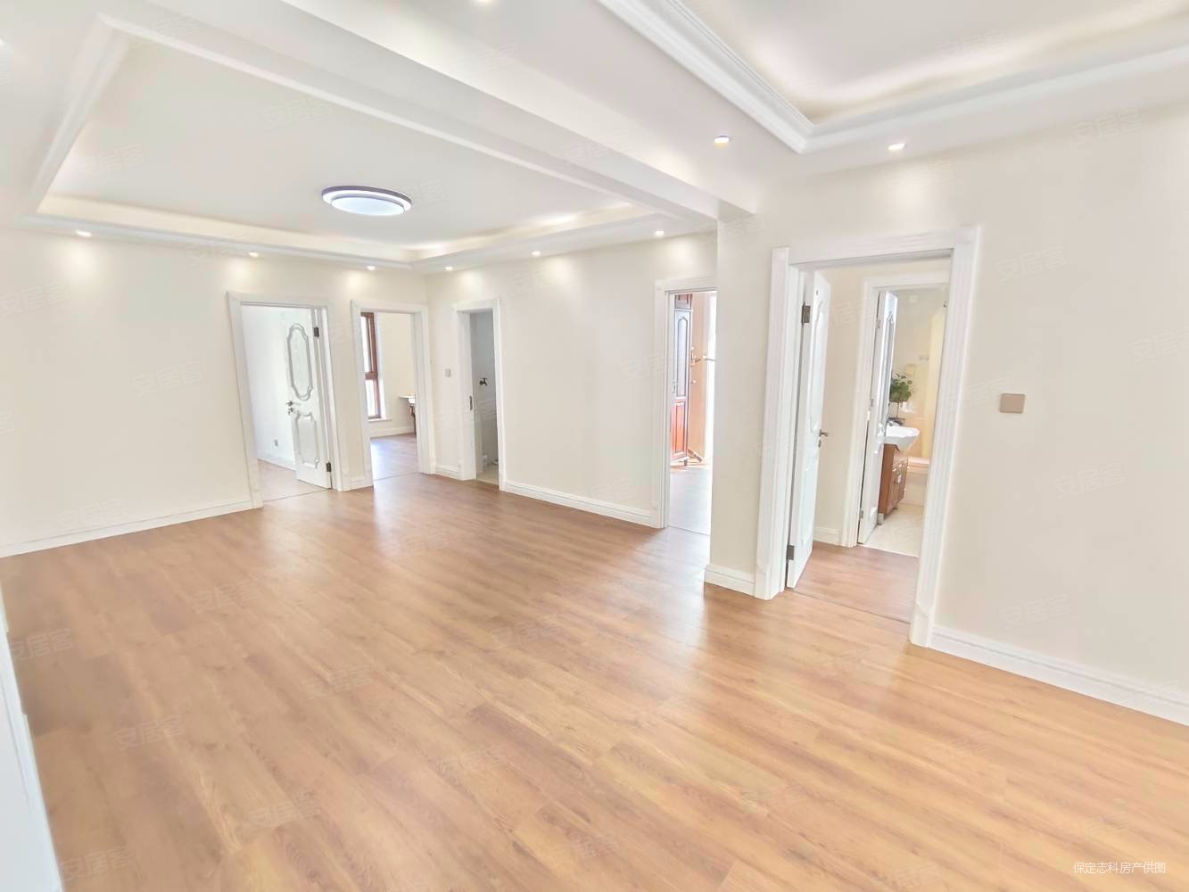 源盛嘉禾B区4室2厅2卫158.5㎡南北132万