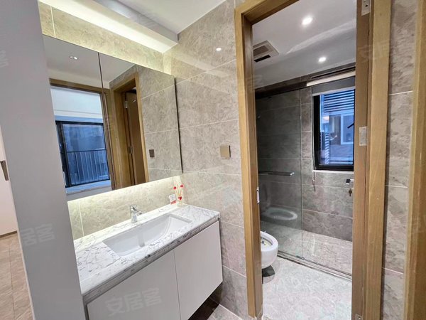 深圳龙华龙华羊台山庄电梯高层一房7折 可短租一个月 水4电0.