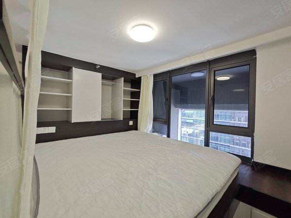 深圳龙岗大运恒明one恒明湾复式公寓楼楼下就是泳池健身房,商业圈加