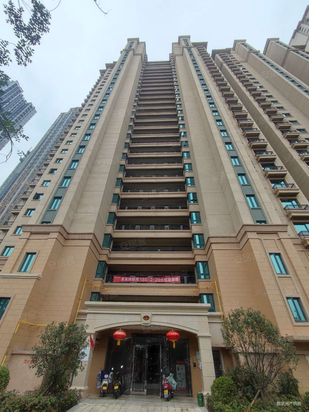 恒大绿洲北区地铁口一楼可当内铺70年产权民水民电