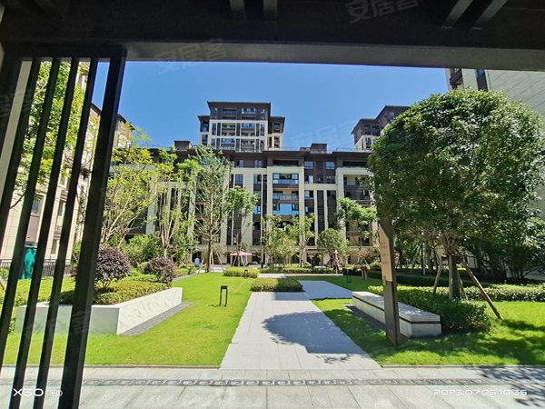 重庆渝北木耳春藤里中国摩售楼部边上 精装3房 小区中庭 居家安静出租