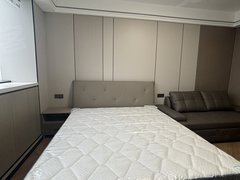 东台东台城区鼓楼路步行街城北中南城 电梯精装公寓 1800~1300月多套家电齐全出租房源真实图片