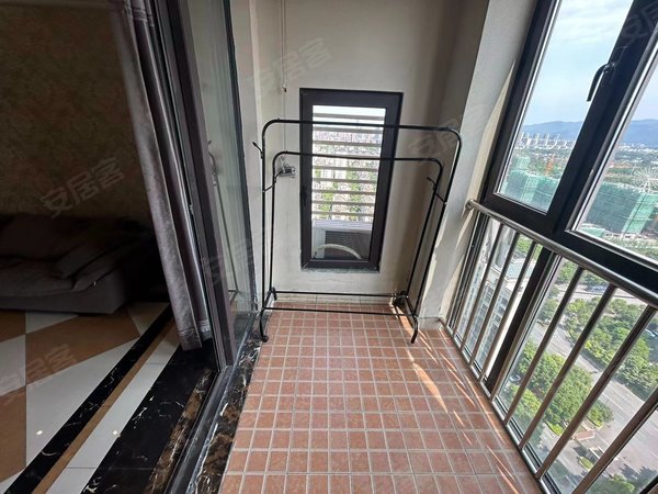 宁波余姚余姚市区万达豪庭(东区)万达豪庭 精装修 两室电梯房26楼