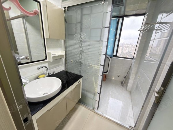 六安金安政务中心一品尚都实拍开发区东站汽车城红叶大厦旁一品尚都精装2室有大露台阳光房出租房源真实图片