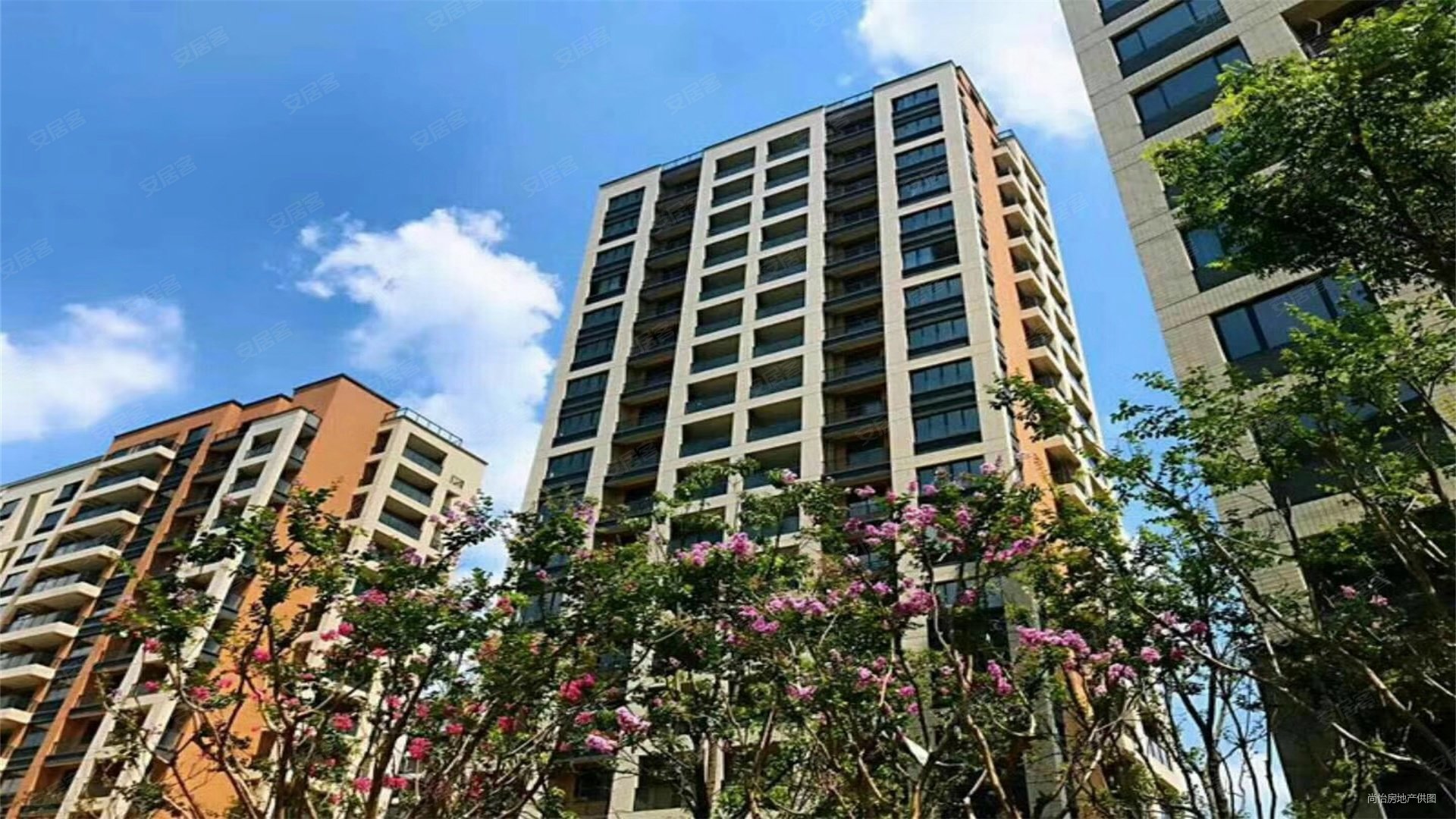 锦城豪庭3室2厅1卫78㎡南北78万