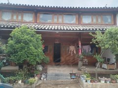 丽江市人民政府附近 有八间房的自建庭院出租 4500每月